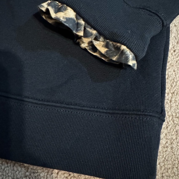 ⭐️ J Crew women’s sweatshirt size XS - Picture 2 of 6